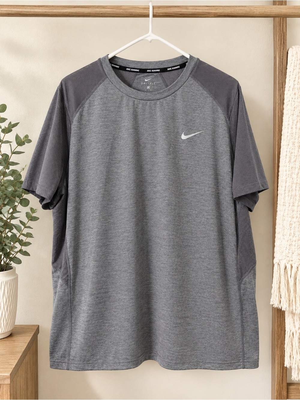 Women’s Nike Short-Sleeve Athletic Tee